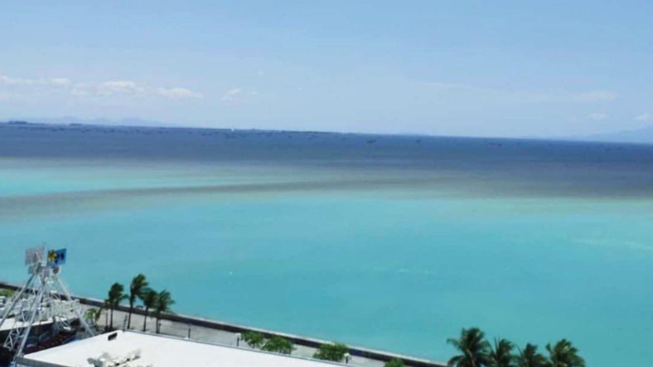 Manila Bay, nagkulay turquoise